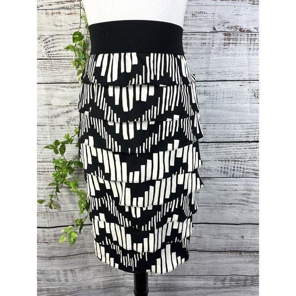 Alfani Skirt size 2 Black Ivory Tiered Layers Pencil Knee Modest Church Wedding - Picture 2 of 12